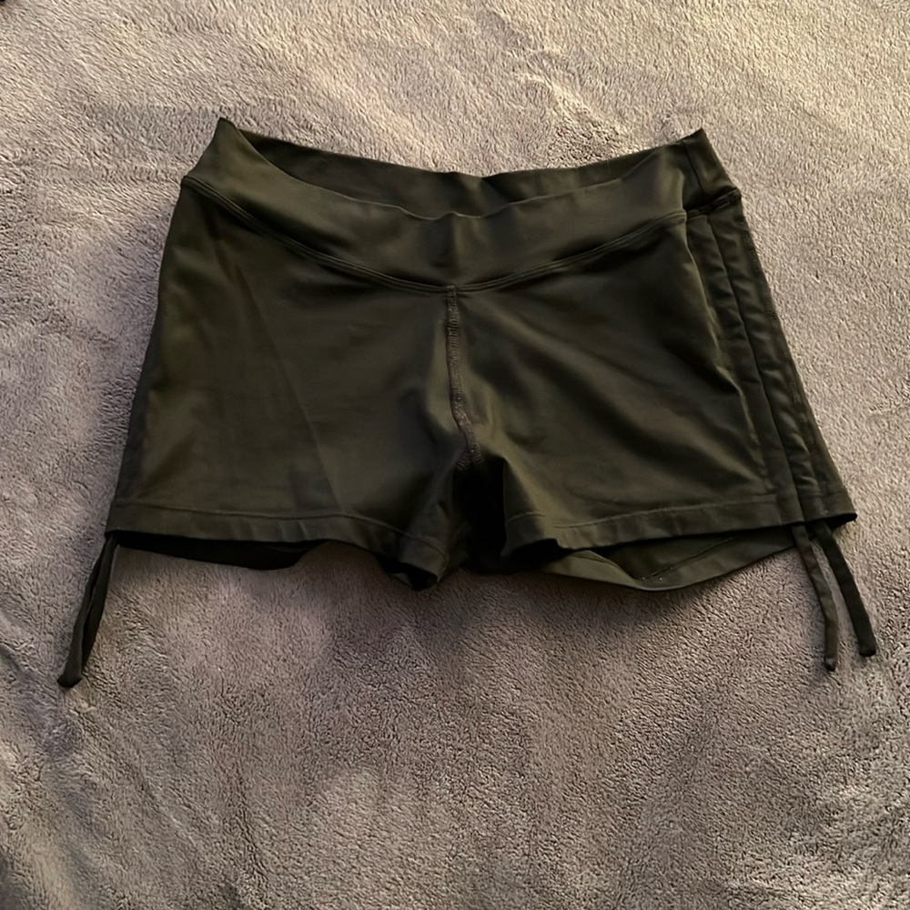 Mika Yoga Wear Hot Yoga Shorts Lucia Size Large